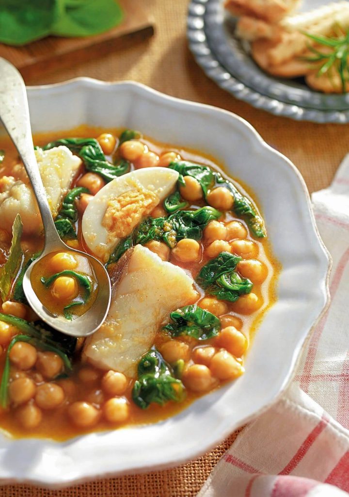 Garbanzos de bote con espinacas a la sevillana: Delicioso plato listo en pocos minutos 3 Moncloa garbanzos con bacalao skrei 7c001840 1280x1820 1 Moncloa