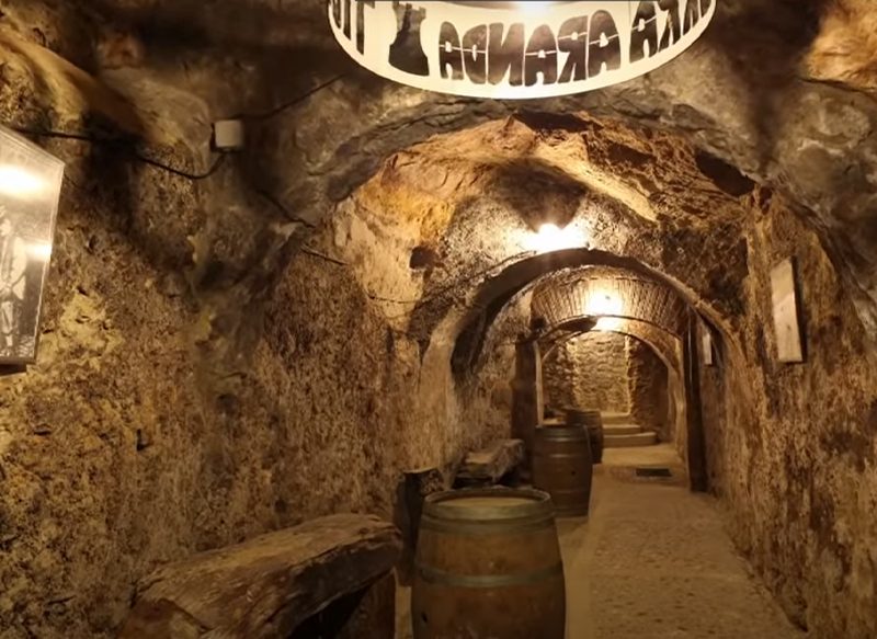 EN BURGOS ESTÁN VARIOS PUEBLOS DE ESPAÑA CON CALLES BAJO TIERRA