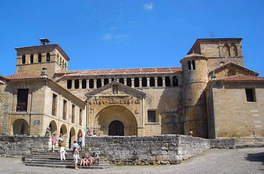 santillana del mar enclave turistico