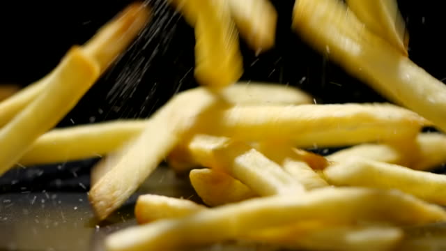 servir patatas fritas