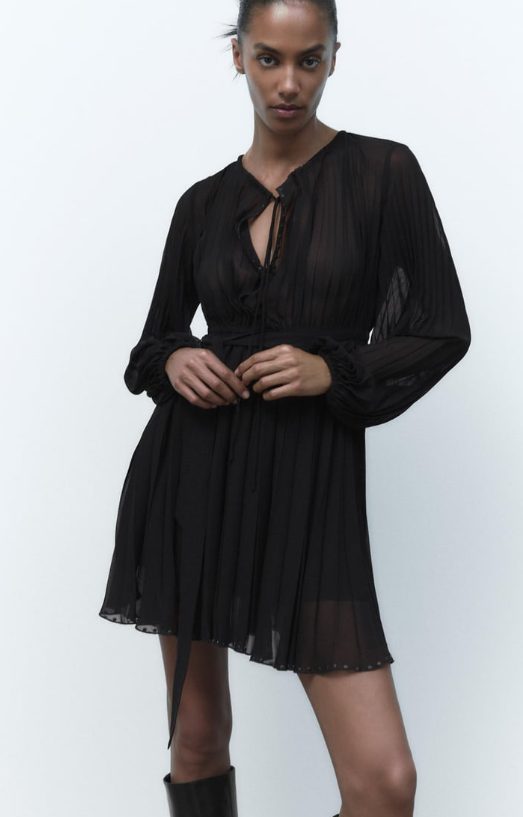 vestido plisado cinturon