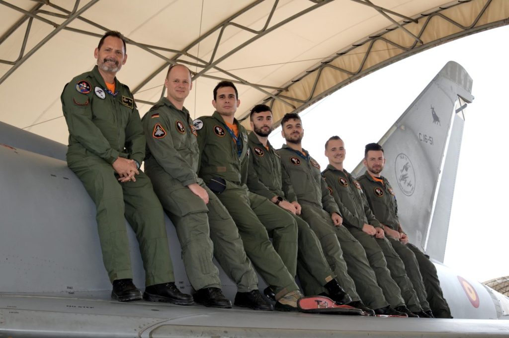 Pilotos alemanes se cualifican en el avión de combate Eurofighter en Sevilla 3 Moncloa 20221117 GRUPO CURSO C16 3 Moncloa