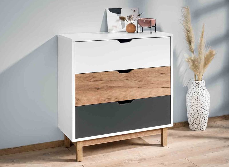CÓMODA CON 3 CAJONES ESPACIOSOS QUE NADA TIENE QUE ENVIDIAR A LOS MUEBLES DE IKEA