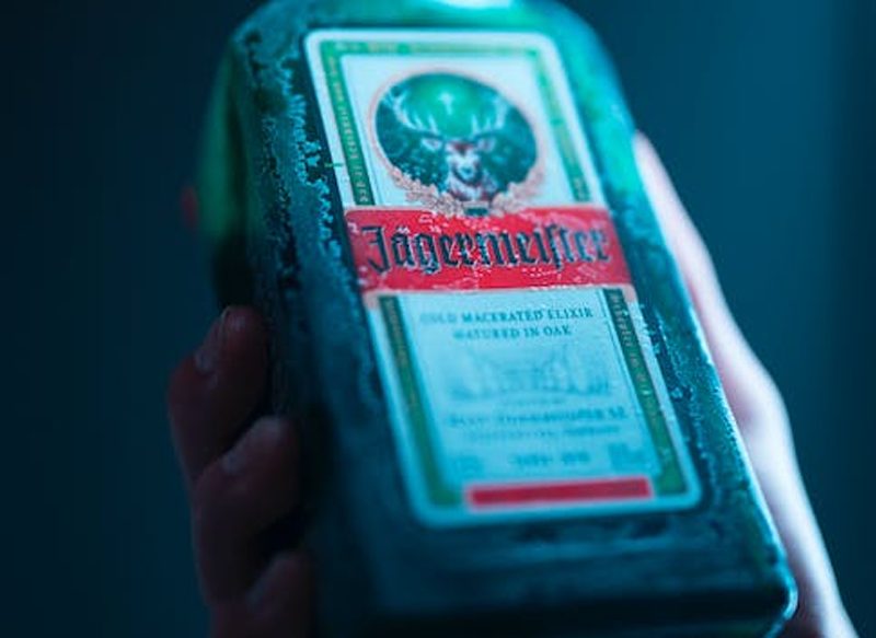 Jägger: mitos y que hace en tu cuerpo Jägermeister la bebida de moda
