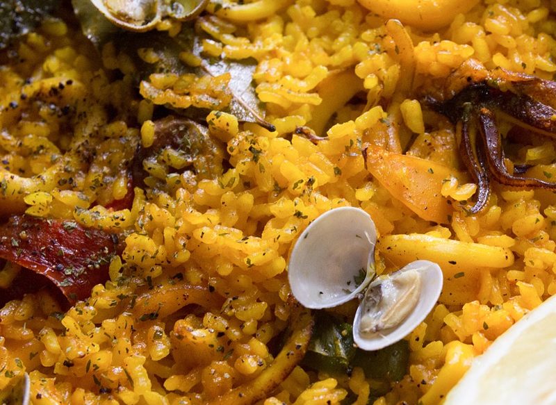 PRIMEROS PASOS DE LA RECETA DE ARROZ CON MARISCO