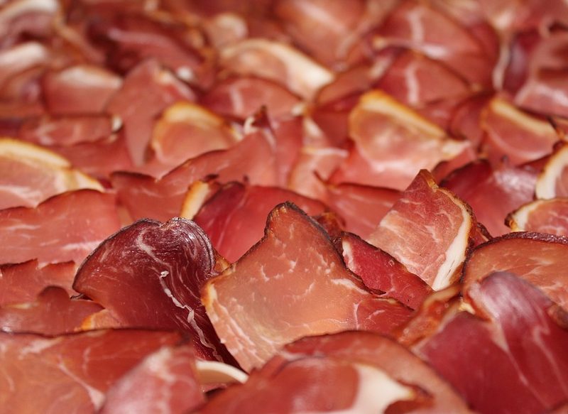 EL JAMÓN, UN IMPRESCINDIBLE EN LOS HOGARES ESPAÑOLES