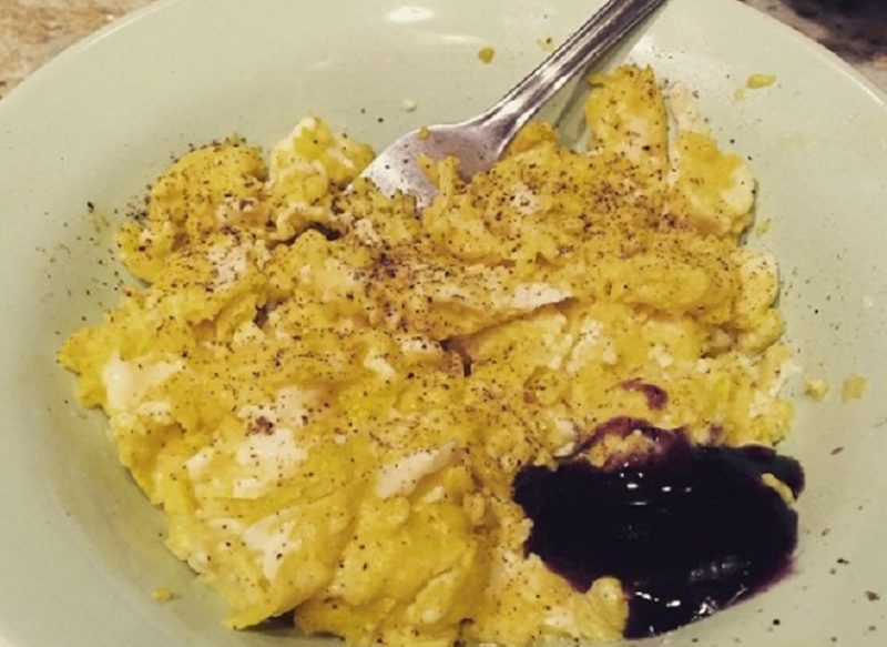 HUEVOS REVUELTOS CON MERMELADA, UNA DE LAS COMBINACIONES DE COMIDA MÁS EXTRAÑAS
