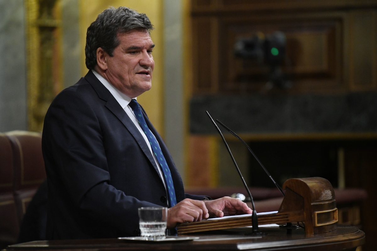 Transparencia llama la atención de Escrivá por no declarar sus gastos