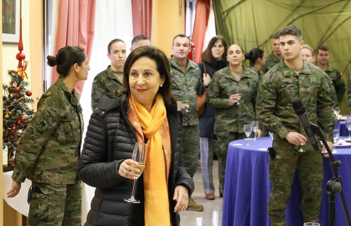 Los militares llevan tiempo exigiendo mejoras salariales a Margarita Robles y el incentivo les parece un parche.