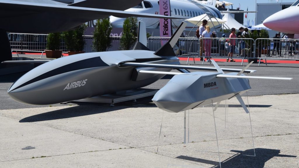 Un paso decisivo hacia el Futuro Sistema Aéreo de Combate europeo 2 Moncloa FCAS remote carriers mock up at Paris Air Show 2019 Moncloa