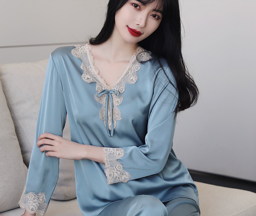 pijama con encaje