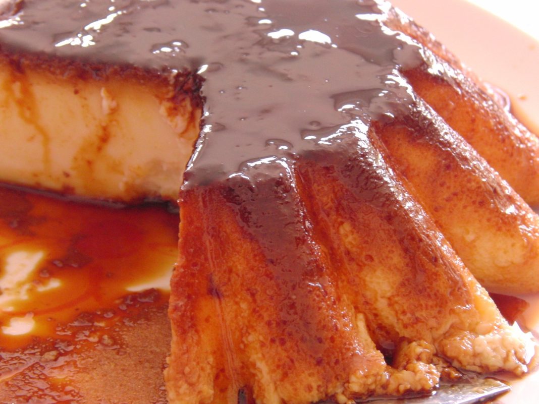 servir y disfrutar receta de caramelo
