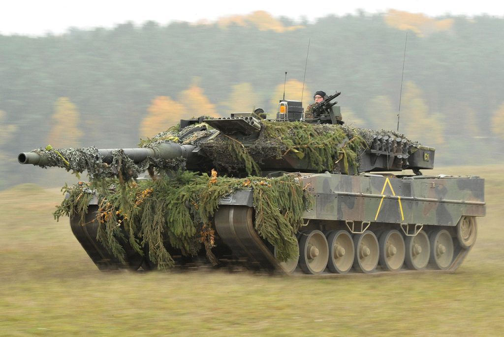 Las claves del culebrón de la entrega de los carros de combate Leopard 2 a Ucrania 3 Moncloa 1280px German Army Leopard 2A6 tank in Oct. 2012 Moncloa