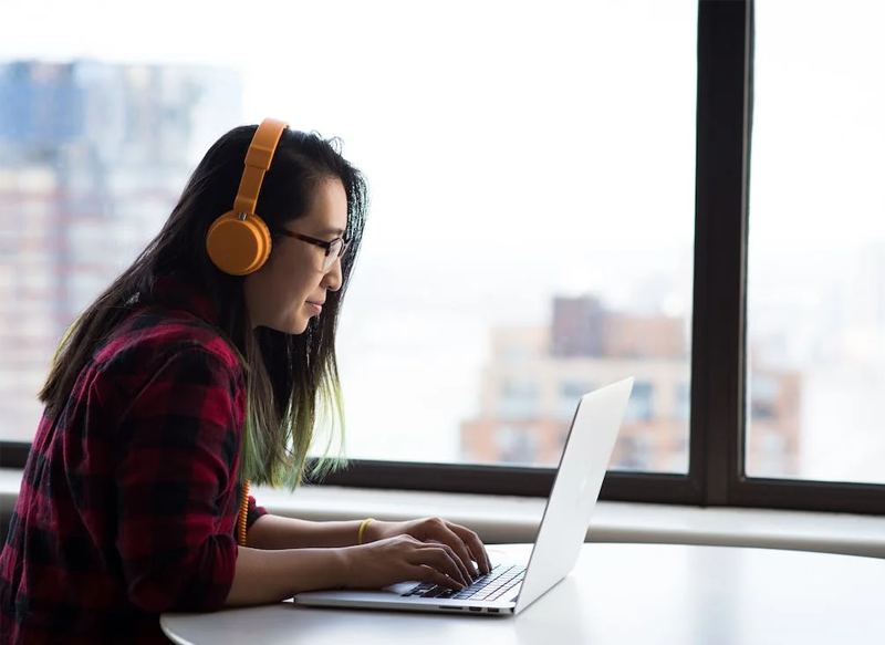 LA FÓRMULA 60-60 PARA EL USO DE LOS AURICULARES