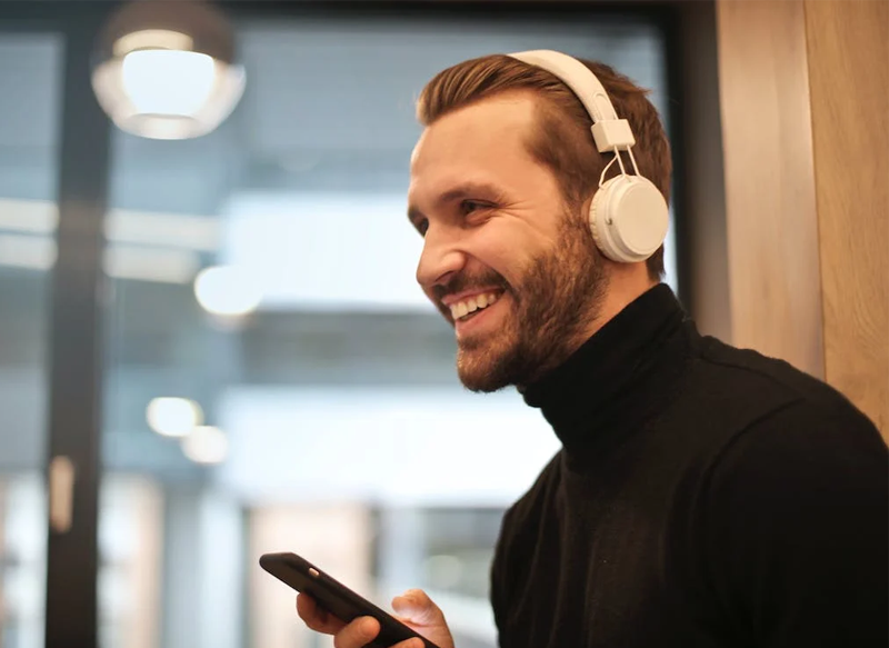 Esto es lo que le pasa a tus oídos si utilizas auriculares todos los días 
