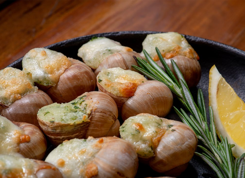 CÓMO PREPARAR LOS CARACOLES CON CHORIZO Y JAMÓN