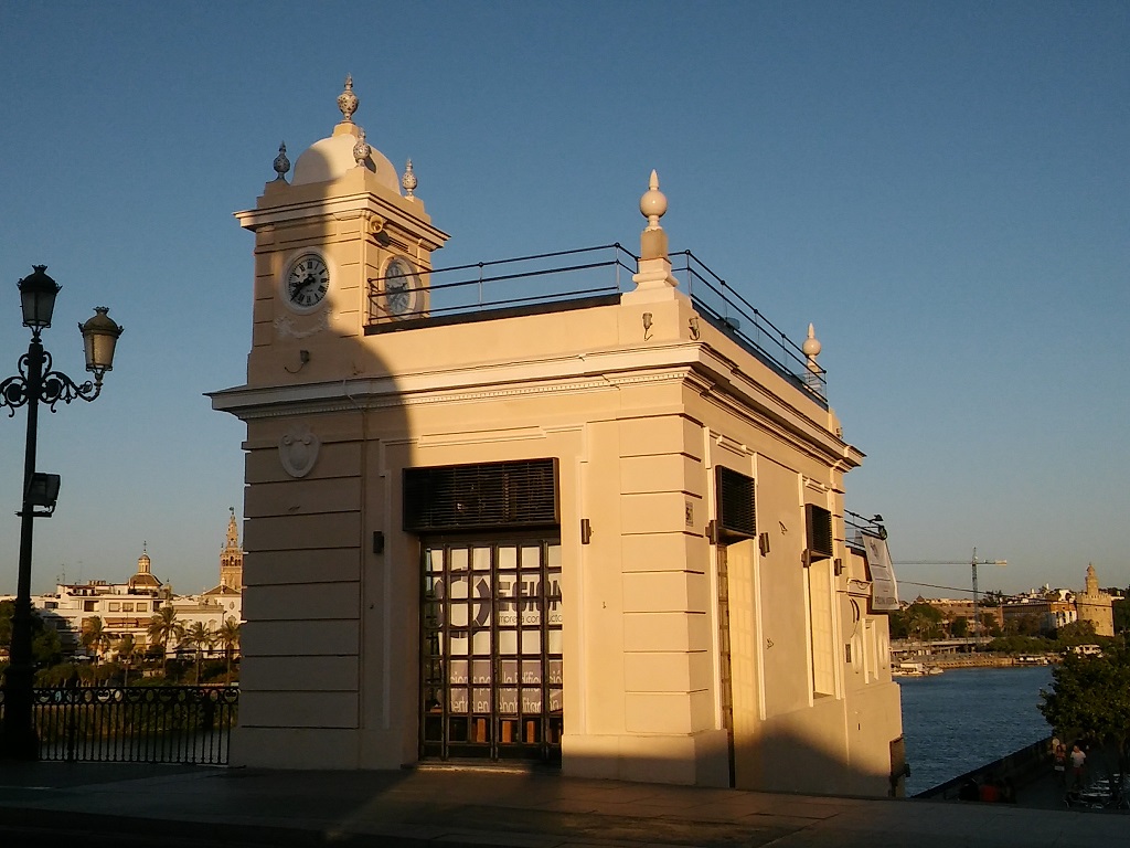 El Faro de Triana sevilla