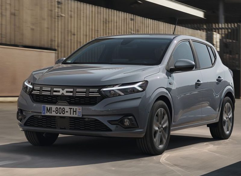 DACIA SANDERO, EL PRIMO DEL RENAULT CLIO, EL MÁS BARATO DEL MERCADO