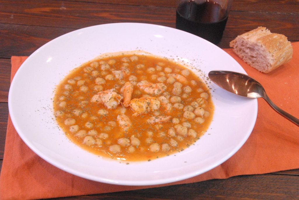 Garbanzos de bote con espinacas a la sevillana: Delicioso plato listo en pocos minutos 2 Moncloa garbanzos gambas 1 Moncloa