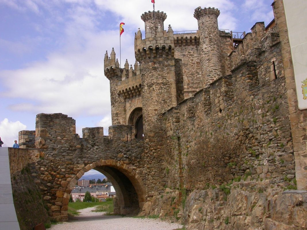 ponferrada es uno de los pueblos de espana baratos para visitar