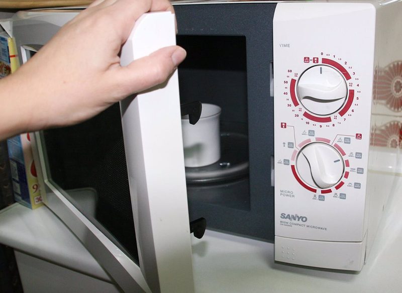 CALENTAR ALIMENTOS EN EL MICROONDAS, LA MANERA MÁS SENCILLA DE COCINAR