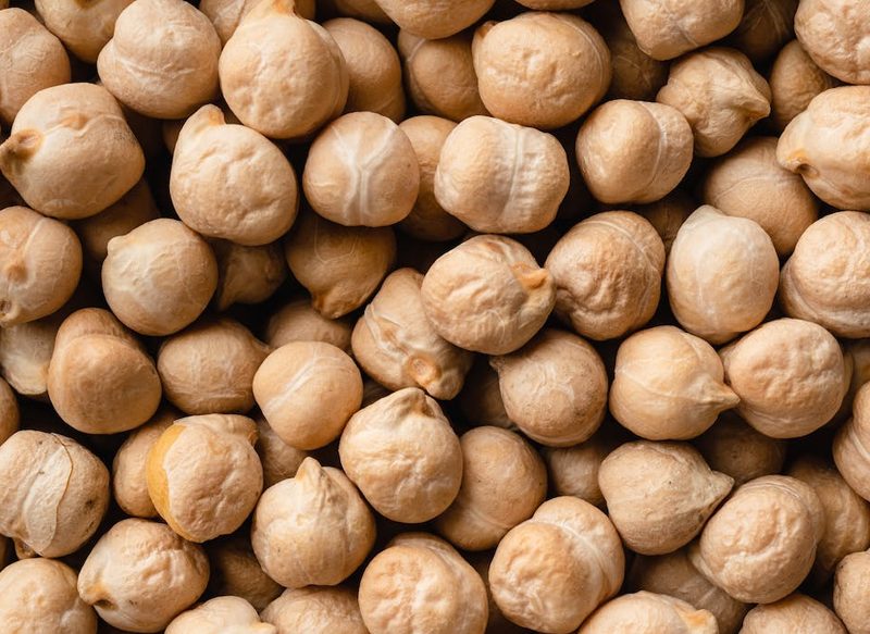 APORTAN PROTEÍNAS Y VITAMINA E