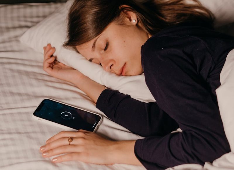 EL USO DEL MÓVIL Y LOS PROBLEMAS PARA DORMIR