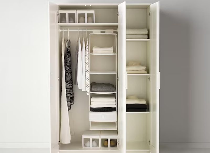 ARMARIO CON TRES PUERTAS BRIMNES DE IKEA