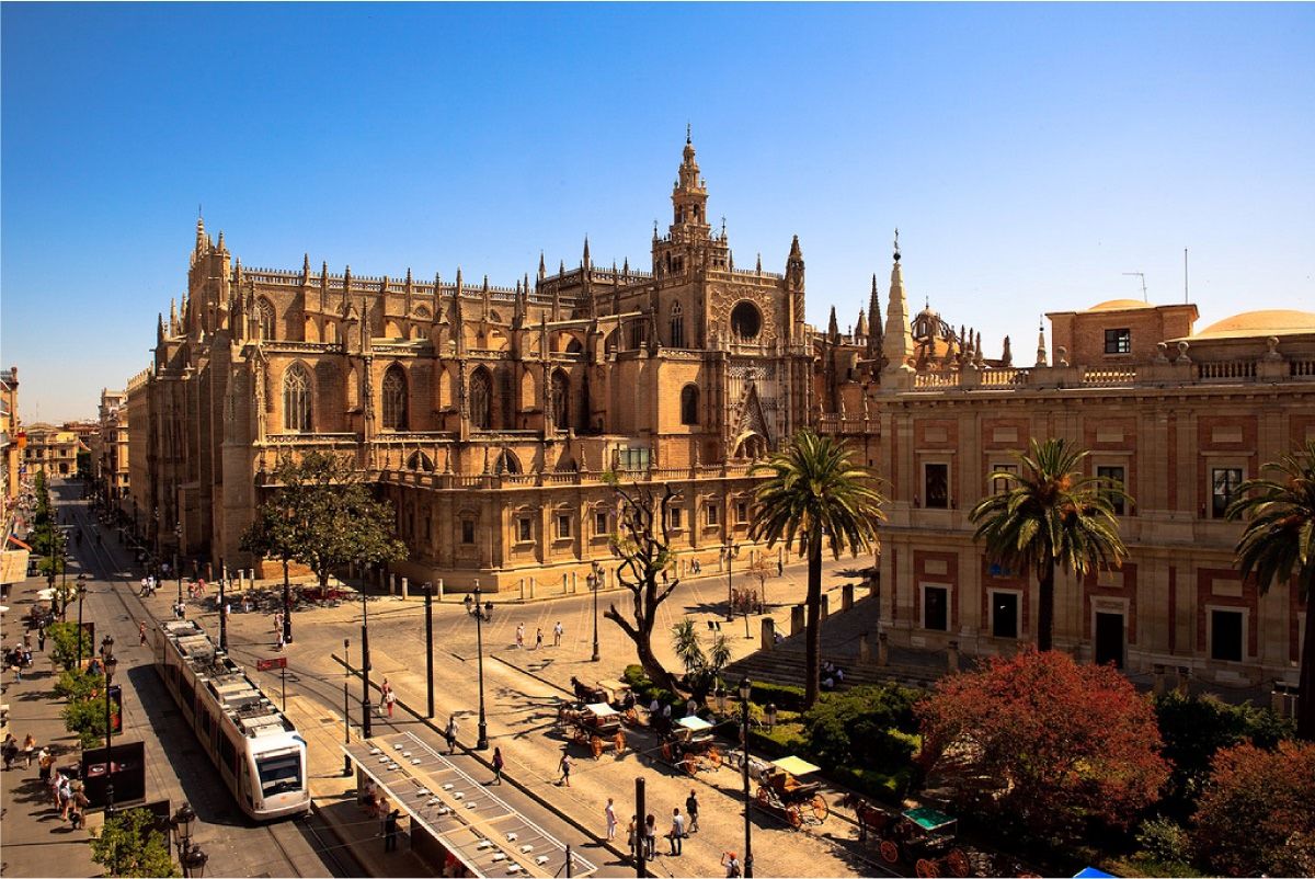 El secreto detrás de las paredes de la catedral y el Alcázar de Sevilla 3 Moncloa Alcázar de Sevilla