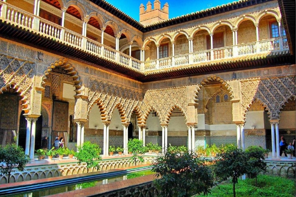 El secreto detrás de las paredes de la catedral y el Alcázar de Sevilla 1 Moncloa Alcázar de Sevilla