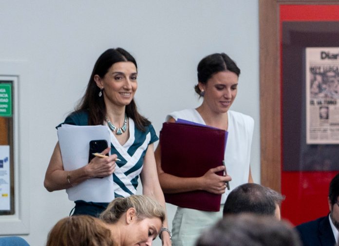 La ministra de Podemos, Irene Montero y la ministra de Justicia Pilar Llop.