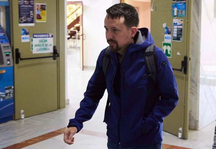 Pablo Iglesias se va de gira por Perú.