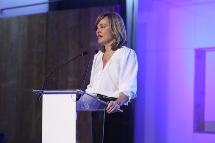 Pilar Alegría, ministra de Educación hablando de la formación profesional.