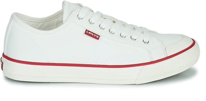 Las zapatillas de 28 euros que arrasan en ventas en Amazon son las Levi's Hernandez y están en tres colores