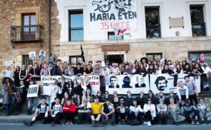 Foto de la denuncia hecha por Covite sobre la propaganda de ETA.