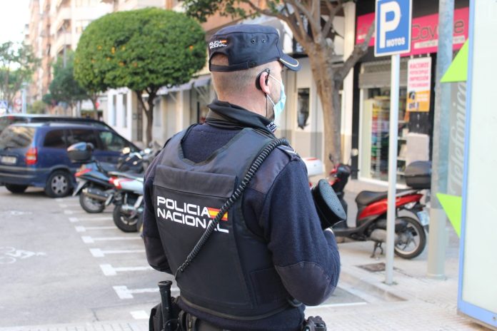 policía