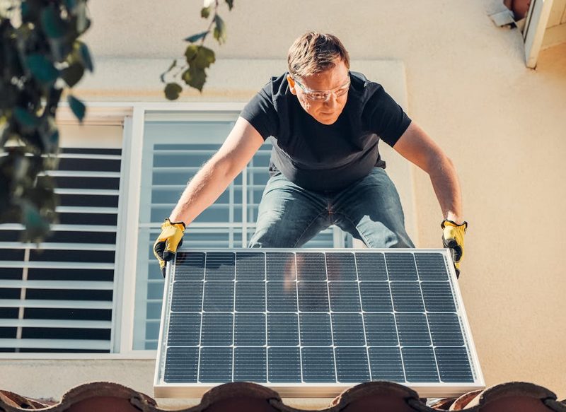 INSTALACIÓN DE PANELES FOTOVOLTAICOS