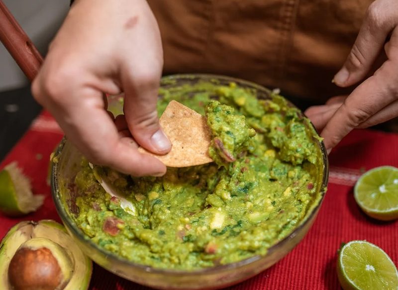 ACERCÁNDOSE AL FINAL DE LA PREPARACIÓN DE GUACAMOLE