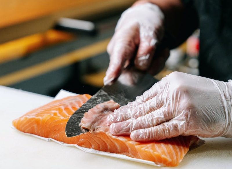 CÓMO PREPARAR SALMÓN MARINADO PASO A PASO
