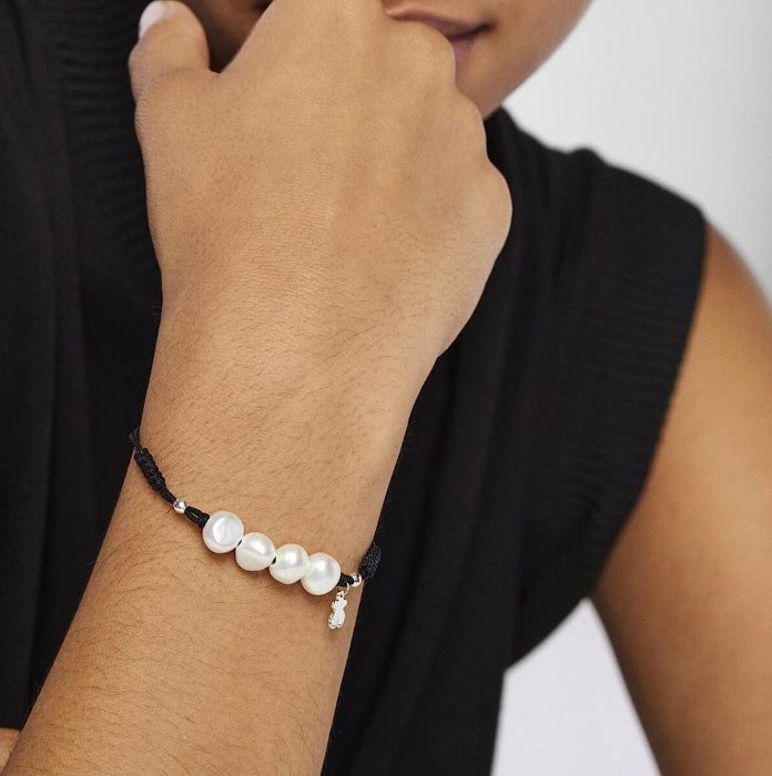 De cuerda y perlas Amazon te pone en bandeja la pulsera de TOUS con la que serás la más elegante