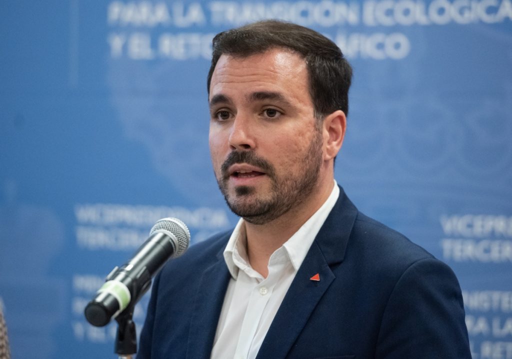Alberto Garzón, ministro de Consumo y líder de IU, hace la guerra por su cuenta en Sumar