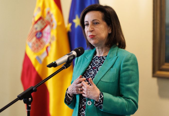 margarita robles- Margarita D'or-militares