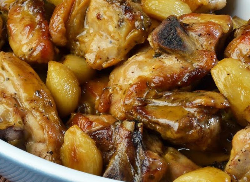 PASOS FINALES DE LA RECETA DE POLLO AL AJILLO