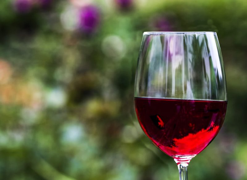 LA OCU ANALIZA LOS VINOS BARATOS