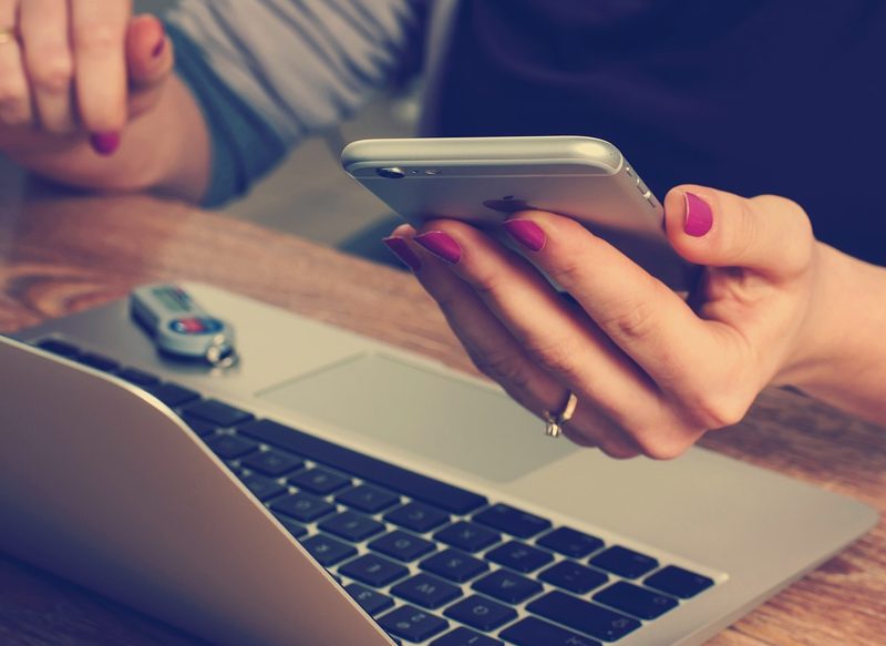 EL INVENTO DE INTERNET EN LOS TELÉFONOS MÓVILES