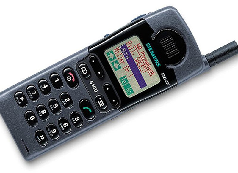SIEMENS LANZÓ EL PRIMER TELÉFONO CON PANTALLA EN COLOR