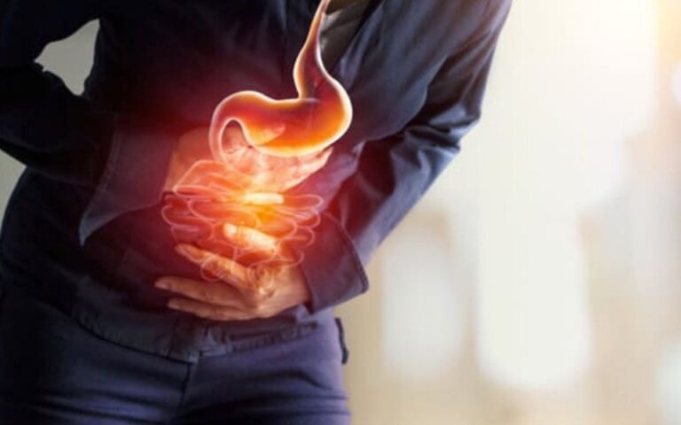 Acidez estomacal frecuente: como controlar el reflujo gastroesofágico 3 Moncloa Cuáles son las complicaciones del reflujo gastroesofágico