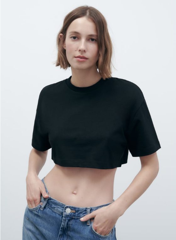 camiseta corta negra