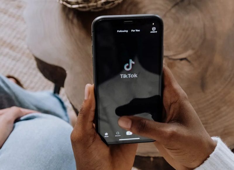 LA IA DE TIKTOK PUEDE OFRECER RESULTADOS ERRÓNEOS