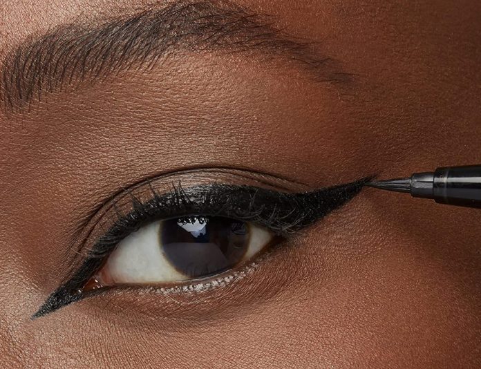 El eyeliner de Maybelline que arrasan en ventas esta temporada en formato rotulador y waterproof